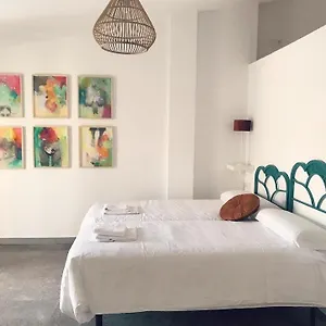 https://la-casa-movil-casa-de-artistas.es-andalucia.com